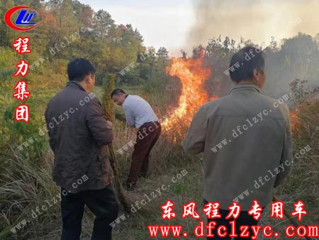 火勢越來越大黑煙滾滾