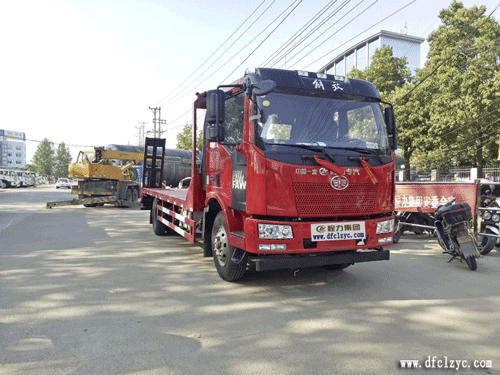程力集團(tuán)解放J6平板運(yùn)輸車(chē)
